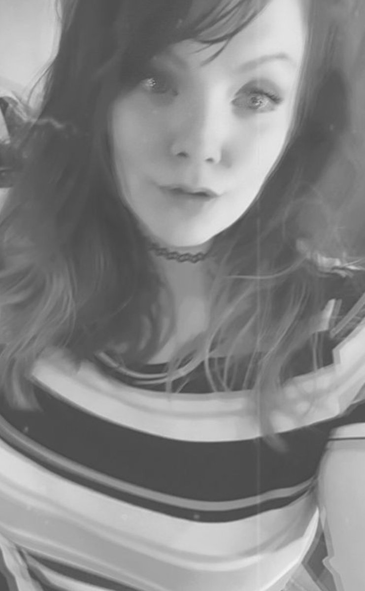 YourDadsMyDaddy's tweet photo. I woke up from a self isolated nap, 
Ready to slip into a self isolation relaxation bath. Music, glass of wine, and lots of fuckin bubbles. Spoiling one lucky sub 💋 
╰▶Hope everyone's enjoying their Thursday. Subs sending, goddess's self time and being worshipped ♡ https://t.co/PovvS8v8Za