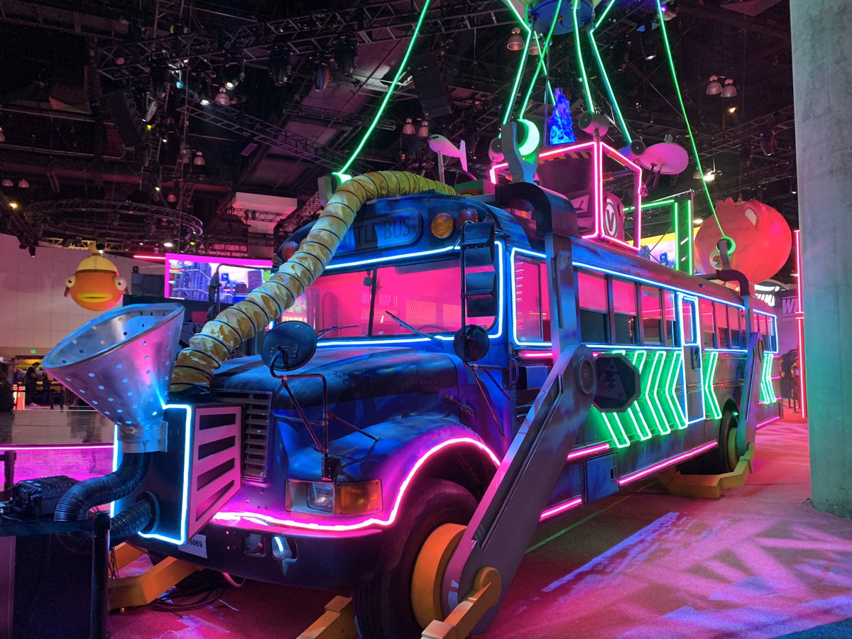 formulageekmx's tweet photo. #TBT E3 2019 Booth de #Fortnite de los mas grandes de la feria del año pasado, aun me dueles :( #E32020 #E319 #TBThursday #epicgames https://t.co/Wd1xeFAu10