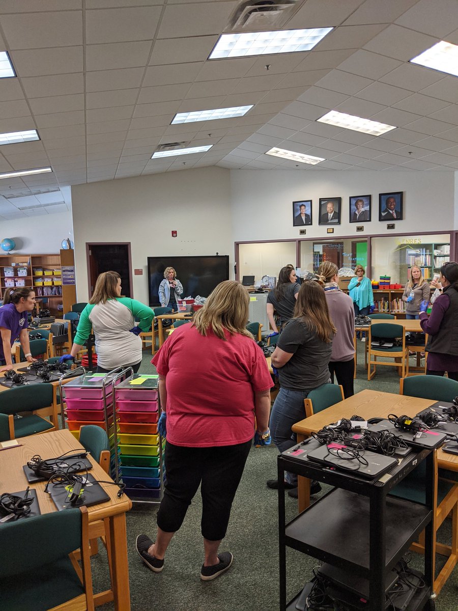 Some of our awesome <a href="/DixonRoadElem/">DixonRoadDragonflies</a> staff getting ready to checkout Chromebooks (while practicing social distancing) to some of our kiddos! Doing whatever it takes!!
#proudAP
@MrsTingen 
<a href="/Kenbenet/">Kenneth Bennett</a>