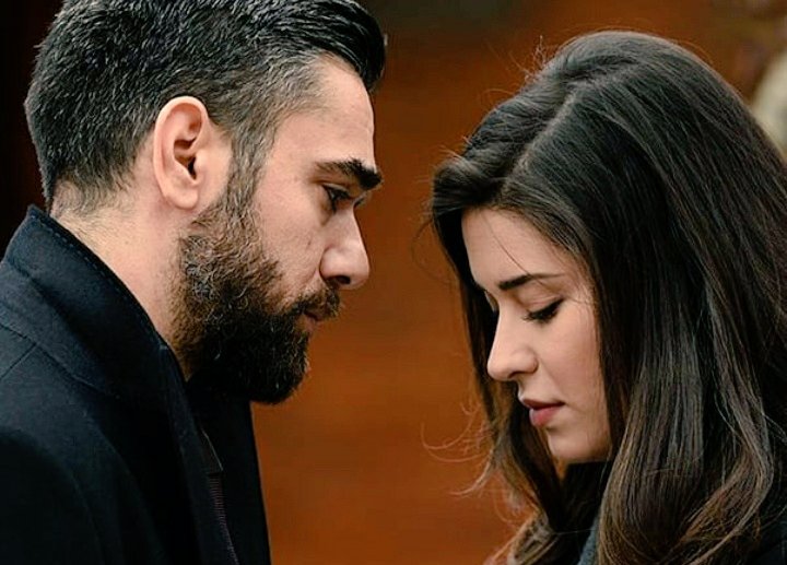 ferii_hc's tweet image. Özlemini anlatmaya ne zamanım yeter ne de mürekkebim. Aşkın beni divane eyledi, özlemin deli… 
#Vuslat #AzFer #DevrimÖzkan #KadirDoğulu