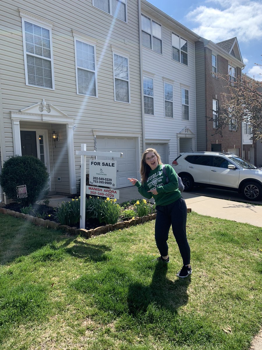 For sale sign!! #SullyScavengerHunt @Abearin2nd