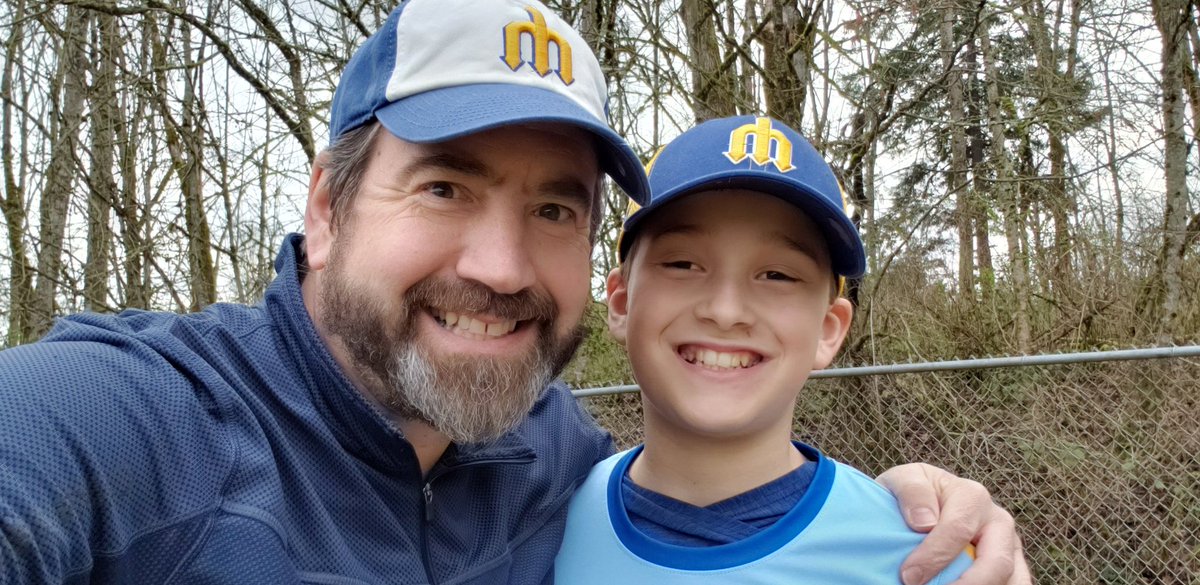 atomiccomics's tweet image. Had tickets to Openong Day @Mariners. Still representing while hitting some balls for at the park for #OpeningDayAtHome