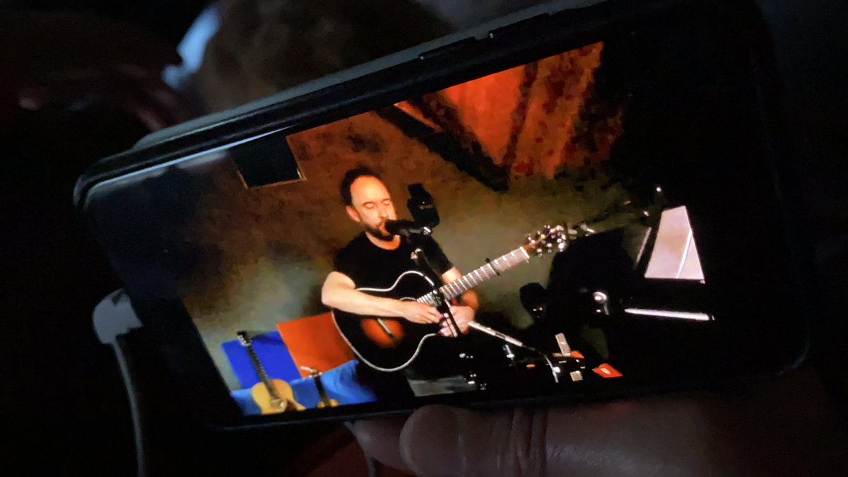 roll_tina_2's tweet photo. This is some of the best of the light in the darkness. Dave Matthews being sweet and shy. #PayItForwardLIVE https://t.co/R8pnyWLSyi