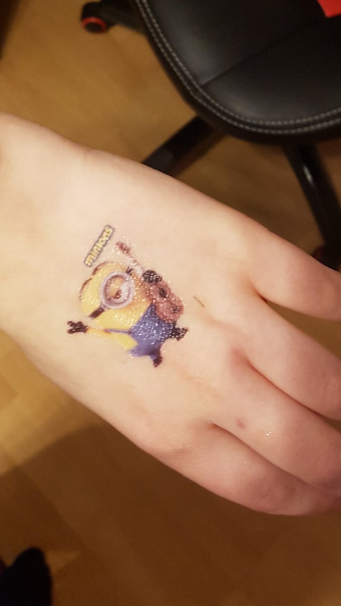An4rchyTheGod's tweet photo. Me and my sister talked deep into the night again and for idk what reason I got trough all her stuff and we remembered some random things from 10 years ago, I stole back this books and we found non permanent tattoos and she forced me to put one on my hand. 
Good times. https://t.co/Yop8sHG1Uk