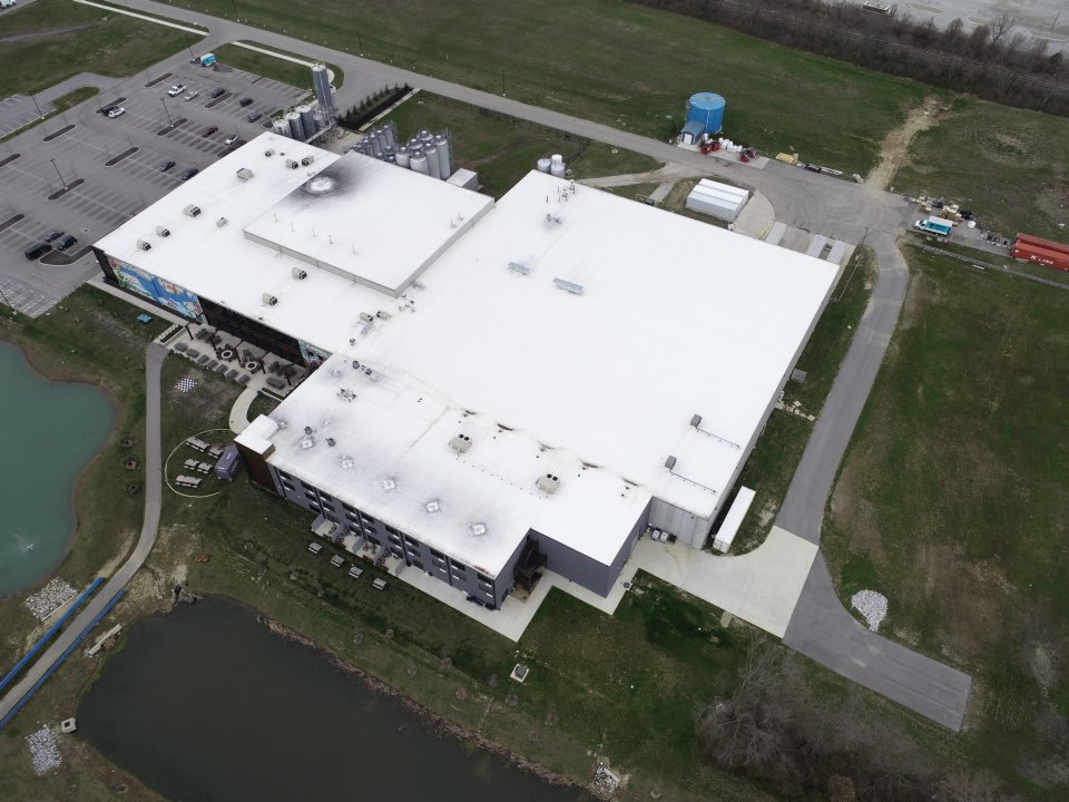 IUUMIC's tweet image. I got a couple of nice shots of Brewdog from my drone today.  So sad to see the patio empty.  This too shall pass. Long live the dog!  #Brewdog #DogTap #Punk #CanalWinchester