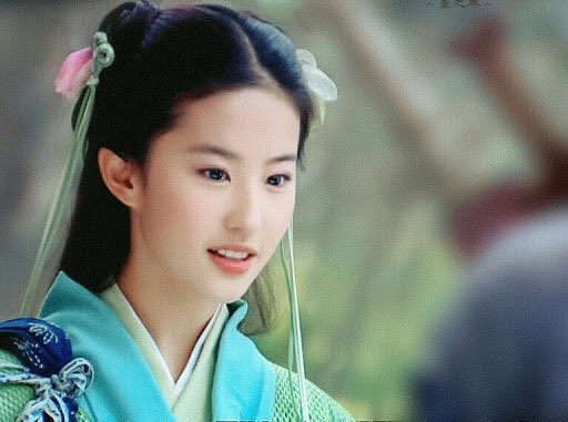 su_icc on X: 16-year-old #liuyifei played Zhao Ling'er(赵灵儿) in