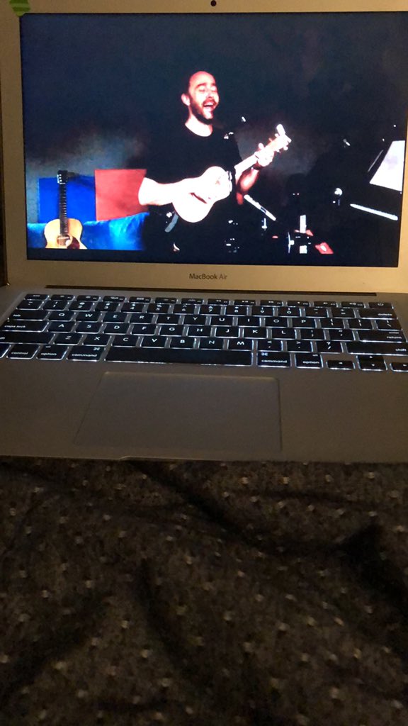 ariley00's tweet photo. No matter how you say ‘ukulele’, you play it well, @davematthewsbnd! We’re still here listening and loving the show &amp; your words of wisdom and encouragement. @verizon #PayItForwardLIVE https://t.co/LfoYC0yCIo