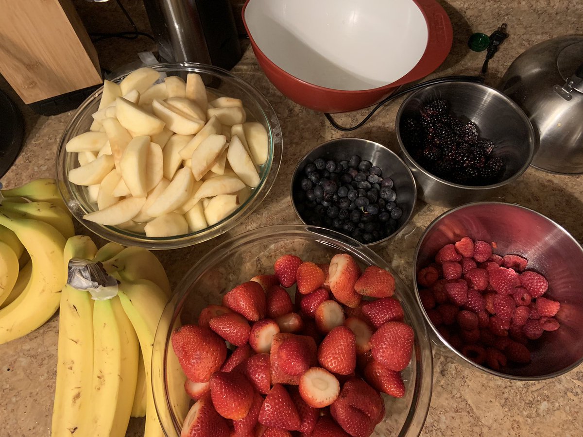 ababcock_btms's tweet photo. Kwinsley eats like royalty. Love making her food fresh and mixing yummy combinations. #FreshAsItGets #NeedMoreFreezerssssss #WeHave2 https://t.co/pYuBikcPym