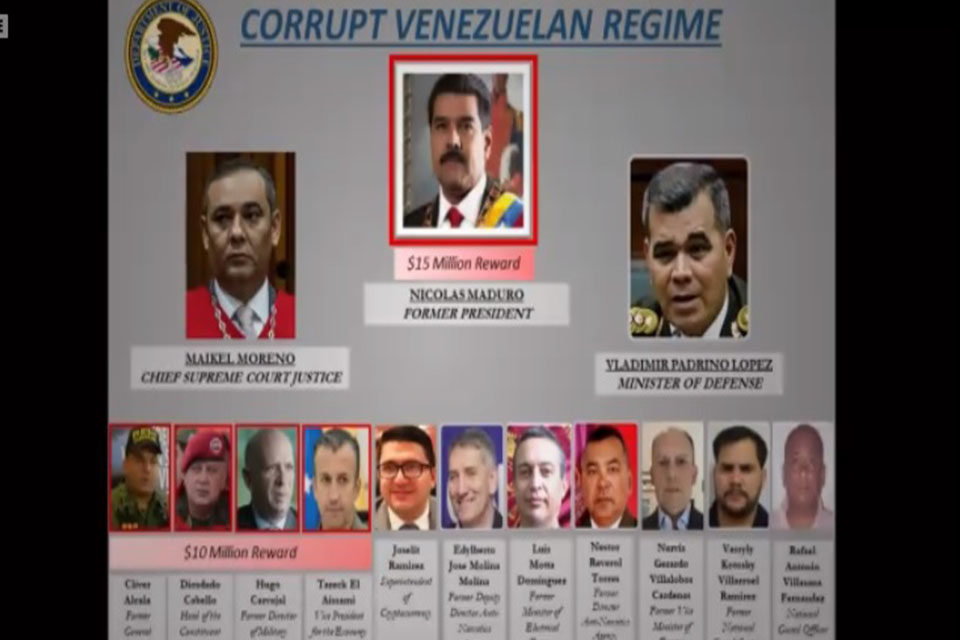 DiarioTalCual's tweet photo. EEUU ofrece $15 millones de recompensa por Maduro y $10 millones por cuatro colaboradores #TalCual #ClaroyRaspao #TienePrecio https://t.co/mnTy31PcxP https://t.co/omuhwnHQGn