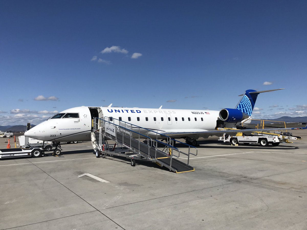Brandon Cardenaz (@ugemfr) on Twitter photo Freshly painted CRJ200 in MFR. I’m Grateful for my team and the hard work they do everyday to make sure our flights are cleaned and safe for our customers. <a href="/mikem1181/">Mike Mueller</a> Freshly painted CRJ200 in MFR. I’m Grateful for my team and the hard work they do everyday to make sure our flights are cleaned and safe for our customers. <a href="/mikem1181/">Mike Mueller</a>