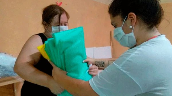Actualizamos: Se confeccionan batas, cofias y barbijos para ser donados https://t.co/9K1mVoX9f9 https://t.co/bx2mKkqadx