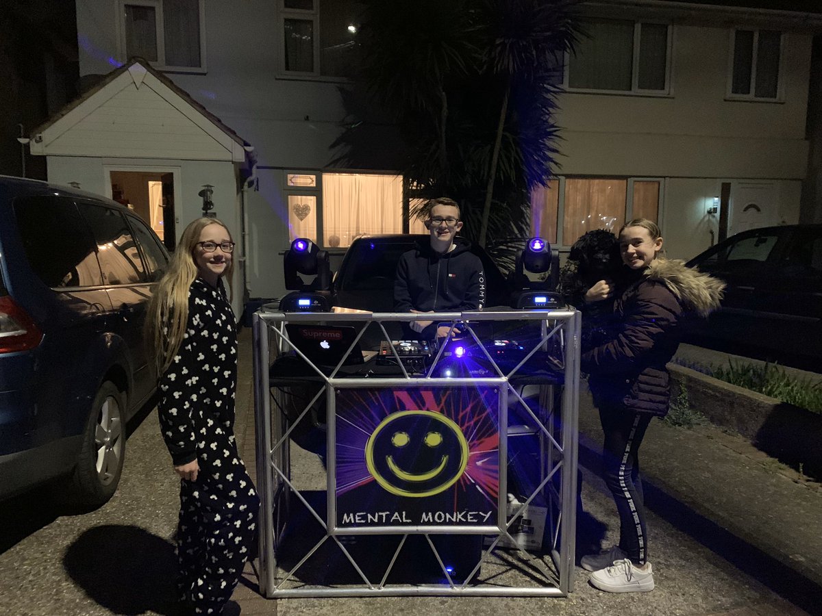 DJMENTALMONKEY's tweet photo. So with this COVID-19 lockdown going ahead I will DJ pretty much anywhere, so tonight I have brought the decks to my driveway to support the NHS. I even brought all the neighbours out of their houses to clap along @NHSuk @YourSouthend @Essex_Echo @RadioEssex https://t.co/ND82du3jzK