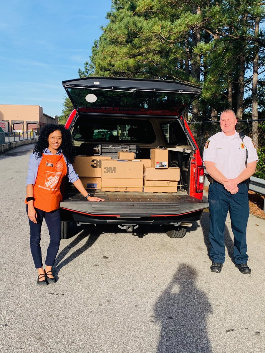 FayetteHd0127's tweet photo. Home Depot store #0127 giving back to their community in a positive way. In helping their local Fayette county fire fighters by donating mask and other key essential supplies to help conquer today’s pandemic. #takingcareofourpeople #givingback @Carell_R  @ASummers_HD https://t.co/yR1dZypmpB
