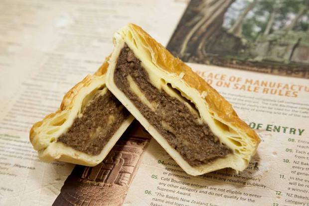 nickbakernz's tweet photo. Welcome to the New Zealand Pie Cup - let's see which flavour is New Zealand's favourite.
This is a 32 pie competition based on this photo of the menu from award winning Patrick's Pies in Tauranga.
There is no seeding and each round will feature pies going head to head. #NZPie https://t.co/aCX3GFfWS5