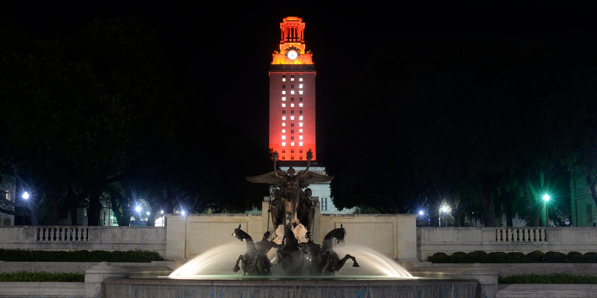 UTAustin's tweet photo. Graduates, we know this isn't what you envisioned, but we’re ready to celebrate all you’ve accomplished 🤘🎓
 
Join us for a virtual commencement and come back to the Forty Acres later this year for the full array of graduation and commencement ceremonies: https://t.co/S2nMqDxbAd https://t.co/gzlvYSAI7w