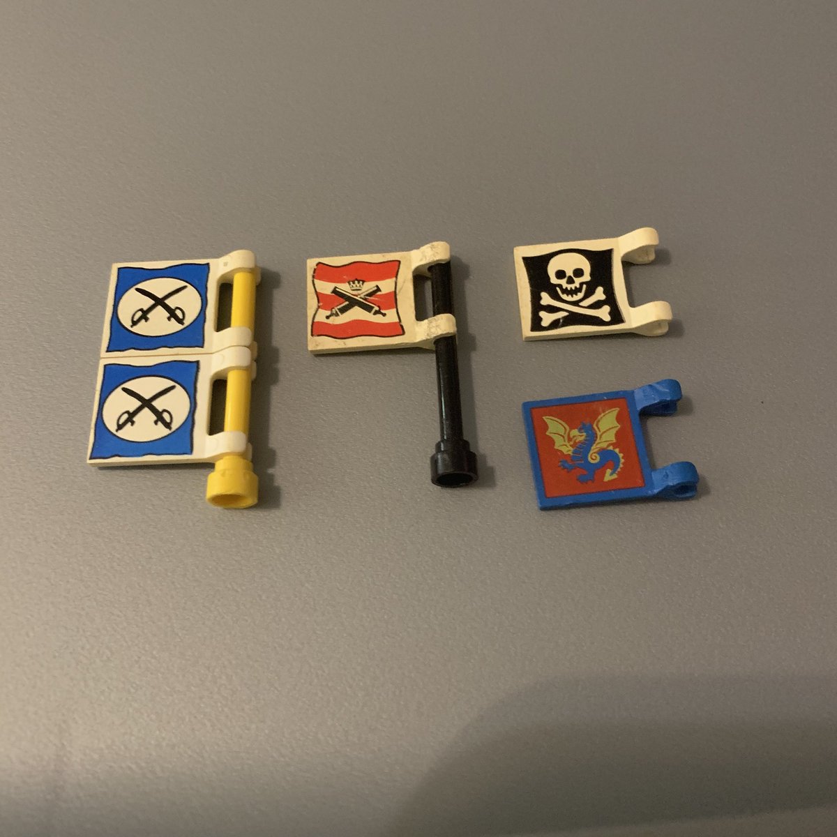 CoachQSays's tweet photo. When you finally #passdown the @lego from your childhood to your #daughter and you get all #nostalgic. I’m pretty sure these are just some of the pieces that are no longer made. Boy was I ever the #LegoArchitect growing up #childhoodmemories #lego #qualitytime #daddydaughtertime https://t.co/bn4NY4drWL