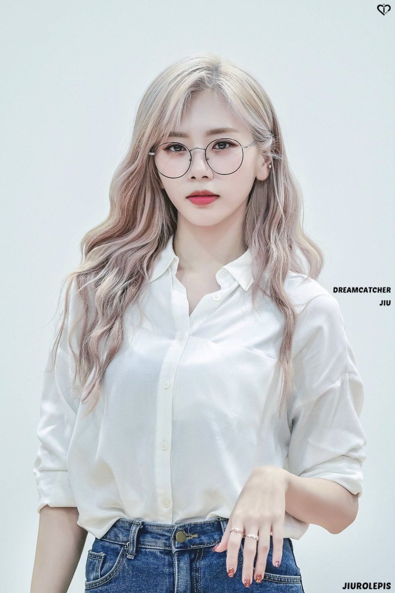 JiU - Apollo- as bright and powerful as the sun- loved by all gods and all mortals- blessed with many girls- "my children? ah, yes, i take good care of them. right now they are... somewhere."