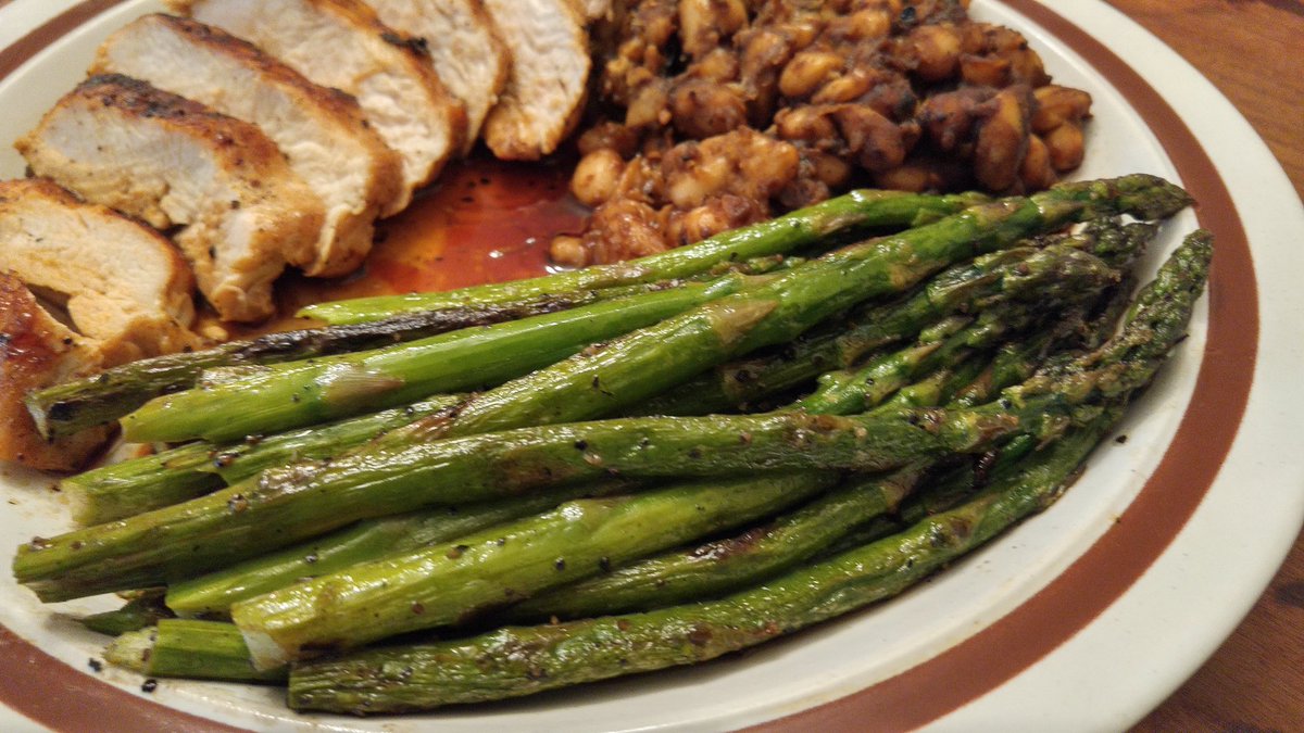 stanton_kitchen's tweet image. #stantonskitchen #prepatl #food #foodservice #chef #culinary #delivery #delicious #catering #atlanta #atl #foodie #foodtruck #foodtrailer #chicken #panseared #asparagus #seasoned #beans #bakedbeans #cajun #spicy #tbt #Thursday #good #sogood #smallbusiness