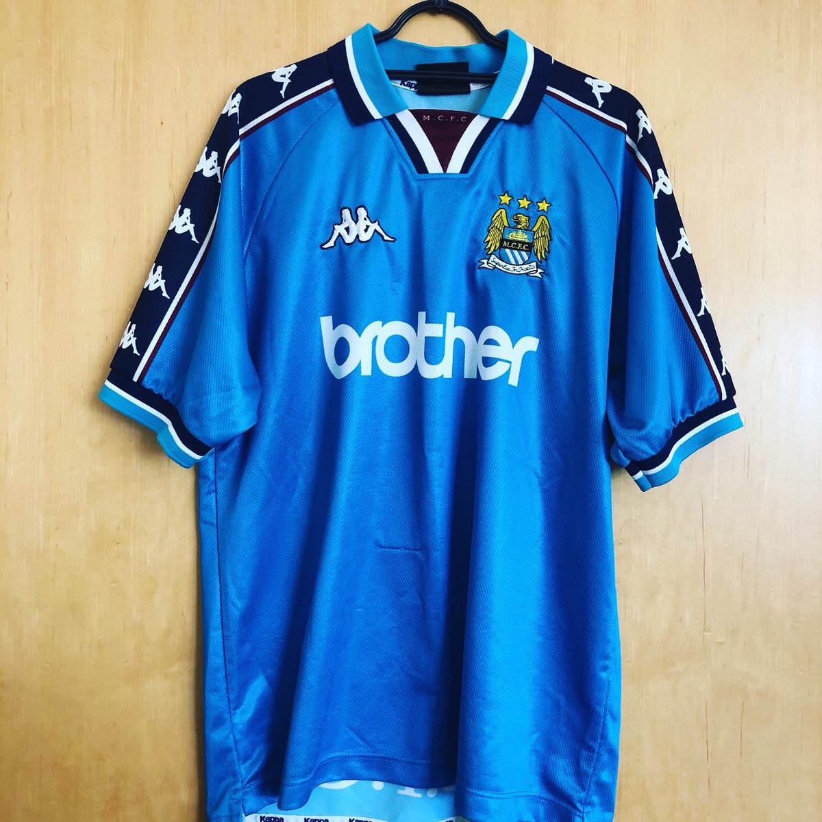 . @ManCity Home Kit, 1997-99 @Kappa_UKThere’s a lot of talk of a Oasis reunion these days. So I though I’d wear a Man City shirt from the 90s, in some sort of propitiatory rite. My Man Utd supporting colleague  @MatthewEvenson wasn’t happy when he saw it in our morning team call