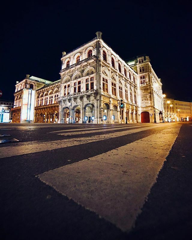 valenwien's tweet photo. Crossoper 🚧
#staatsoper #opera #crosswalk #xing #wien #vienna #oldtown #austria #igersvienna #igersaustria #viennabynight #viennaatnight #urbex #streetphotography #agameoftones #moodygrams #moody #latenightvienna #photowalk #nightwalk #visitaustria #… https://t.co/CAWcuN9Y0K https://t.co/FoaOkthxBh
