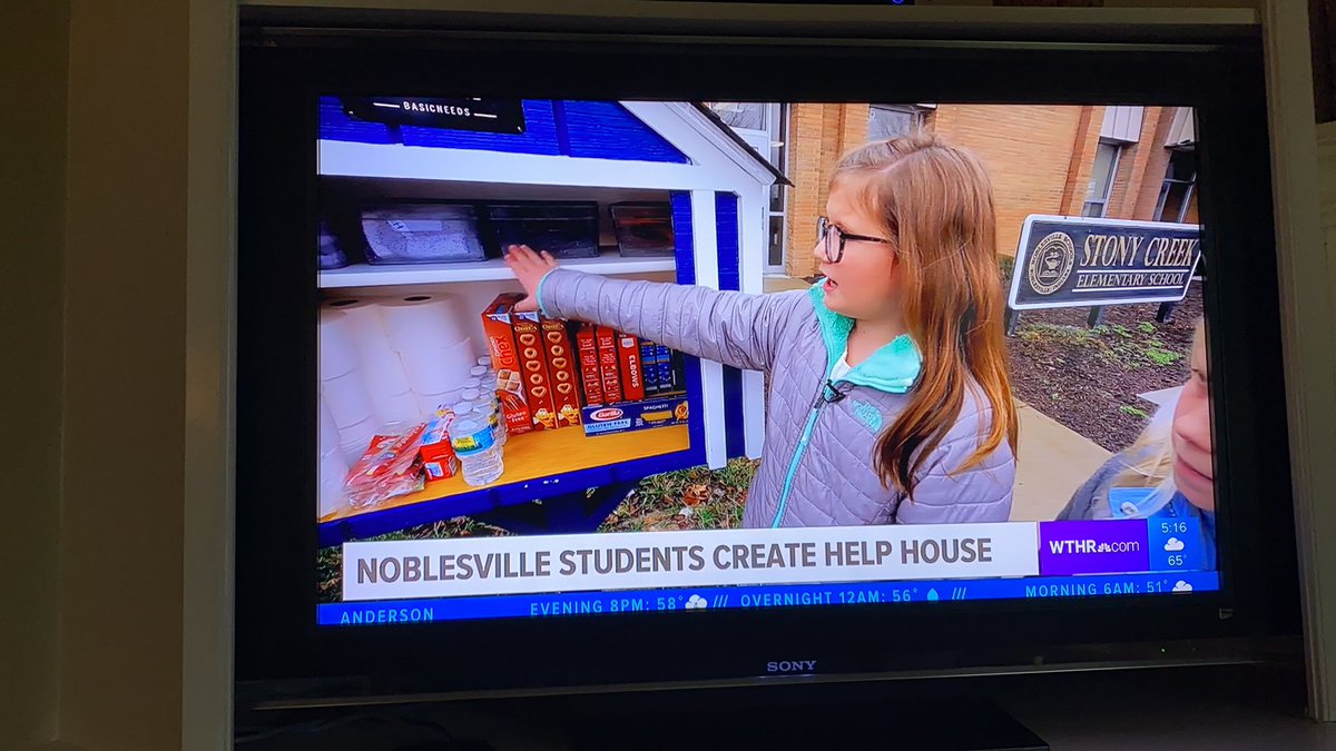 karst_heidi's tweet photo. #SCmustangs help house @WTHRcom @AnneMarieWTHR on tonight! Helping now more than ever! #ProudPrincipal @shmcgovern @NobSchools https://t.co/HsbomoPpGY