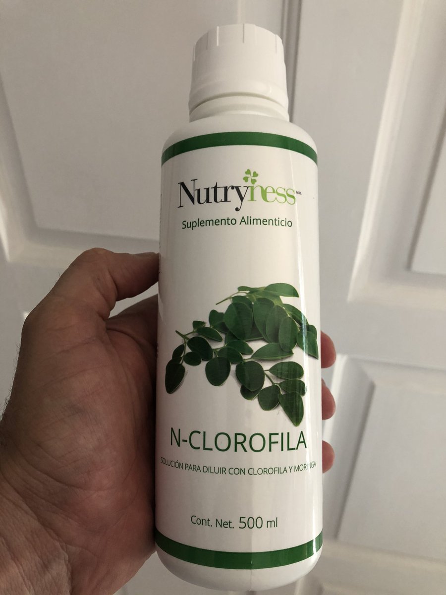 EmilianoBarcelo's tweet photo. ¿Qué están haciendo para levantar sus defensas? ¿Cómo fortalecen su #SistemaInmunológico ante el #COVID19mx? Nosotros en casa tomamos diario #Clorofila con #Moringa de #Nutriness. Esta combinación potencia la #VitaminC, el #Calcio, el #Potacio y el #Hierro. Altamente sugerido https://t.co/ulCSXV4CGm