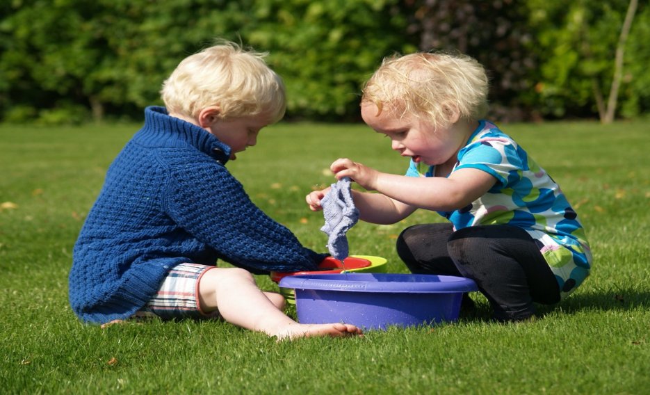 Top 4 Gardening Ideas for Kids - That time of year is fast approaching!🏡 

We have put together our top 4 gardening ideas for kids to give you some ideas to start with.
Find out the top 4: bit.ly/33DsiqF

#gardeningideas #ideasforkids #keepkidsbusy #kidsideas #parenting