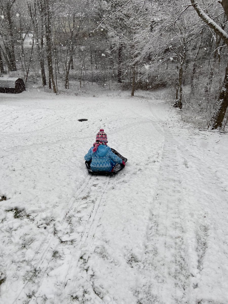eduatglobal's tweet photo. @Eweather13 #greenland H #backyardsledding https://t.co/jTJUyN3DN7