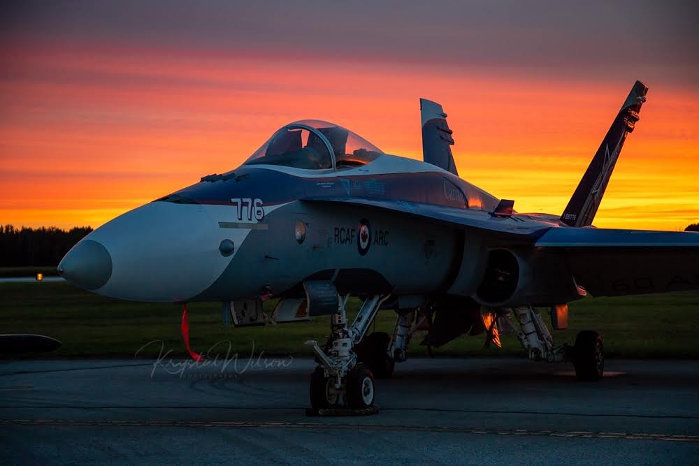 krystalphotos2's tweet photo. Another great Airshow London #throwbackthursday is the beautiful sunrises we get to capture with aircraft in our foreground!
#airshowlondon #cf18demo #cf18 #cf18hornet #norad60 https://t.co/QhRtB8iRXa