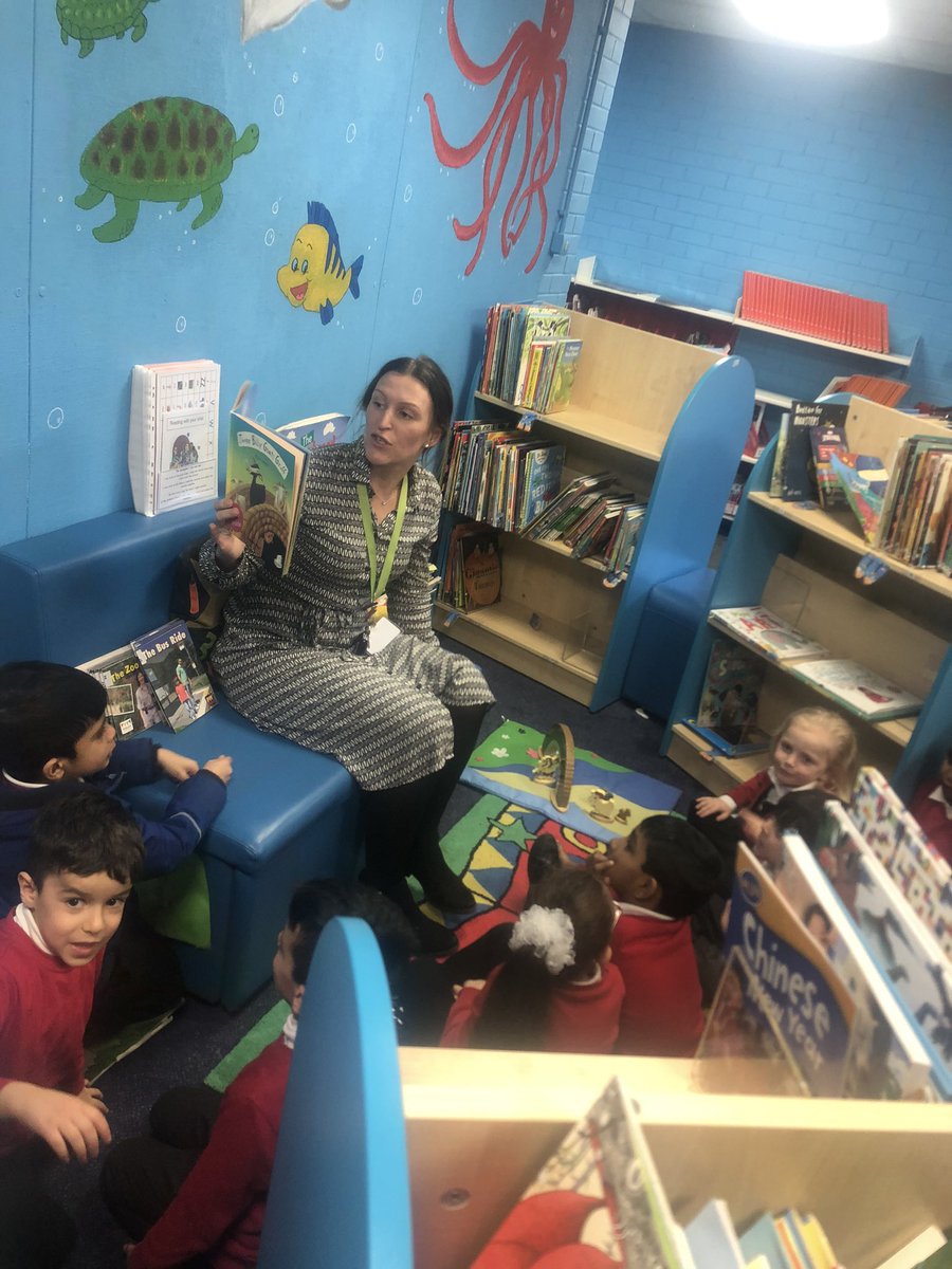 Miss_Rehal's tweet photo. So this just popped up on my memories! Photo 1: only 2yrs ago we started this project. Photo 2: the finished product- our KS1 library. Photo 3: @MrsGouldingKMPA opened our wonderful library up to parents! @kestrelmead 💕📚#alwaysmakingprogress #lovetoread #readingforpleasure https://t.co/eLDEnrlpbo