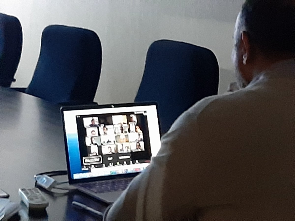 rdibashur's tweet photo. Hoy volvimos a reunirnos vía teleconferencia con Ministros de Economía de todo el país junto al Director Ejecutivo de @ComFedImpuestos Juan Chirino.
Planificamos alternativas para enfrentar la crisis económica actúal.
@SDCSalta 
@MEconSalta 
@GustavoSaenzOK 
@GobiernoSalta https://t.co/q8mX5aZQAB