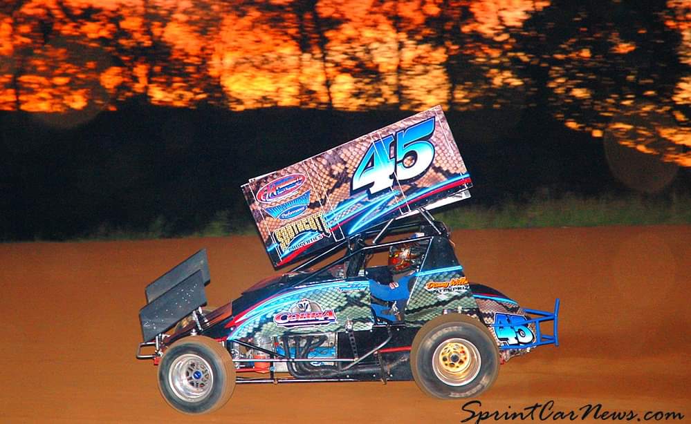 SprintCarNews's tweet photo. Throwback Thursday with The Cobra https://t.co/ExlnoAqJ1T
