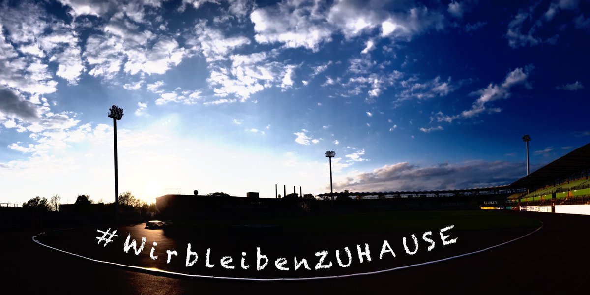 VfL_Nachwuchs's tweet photo. #WirbleibenZUHAUSE ✌🏼💚 #vflwolfsburg #u17 #BJBL #vflstadion https://t.co/b1A4qGSWZa