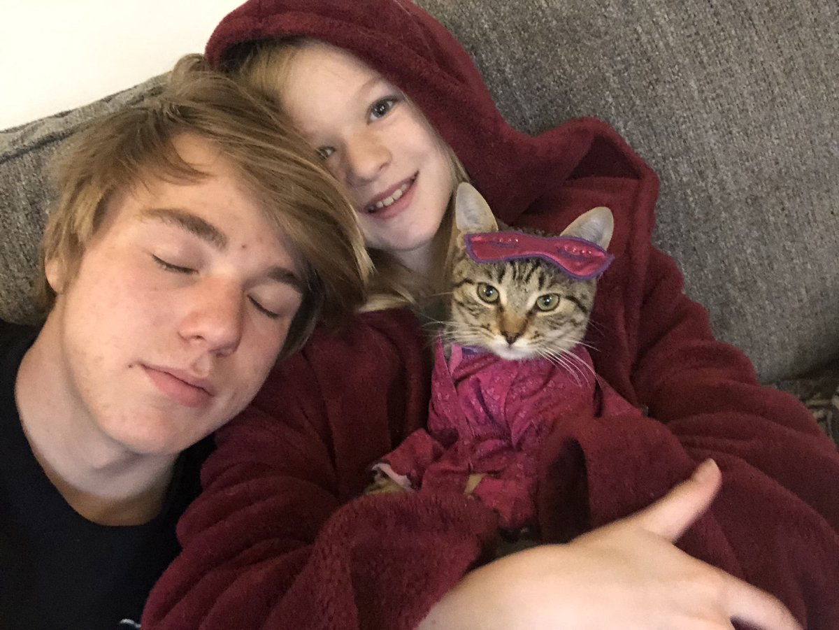 Shane_Willhite's tweet photo. Just sleeping around with Princess Kadence and her 2nd paw kitten Tiger Lilly #hpshomespirit2020 #TEAMSTAMM https://t.co/FHL9rohUOx
