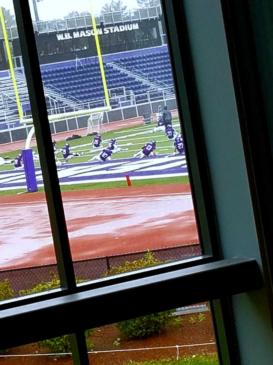WGDHomeSales's tweet photo. If you are a football person please join the challenge of posting a football photo. Just one picture, no description. Please copy the text in your status, post a picture, and look at some great pictures. @colin81davis https://t.co/UZJ7inQ1fp
