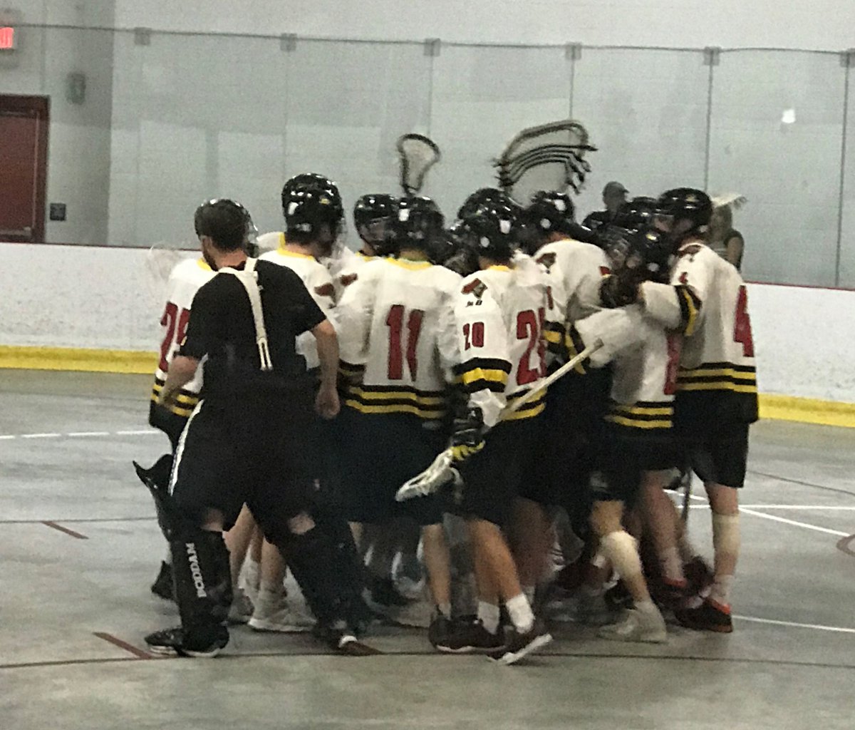 officialKLJRB's tweet photo. If you are a lacrosse person please join the challenge of posting a lacrosse photo. Just one picture, no description. Please copy the text in your status, post a picture and look at some great memories/pictures.
Missing lacrosse so very much.
#lacrosselife https://t.co/NFILYPOMA9