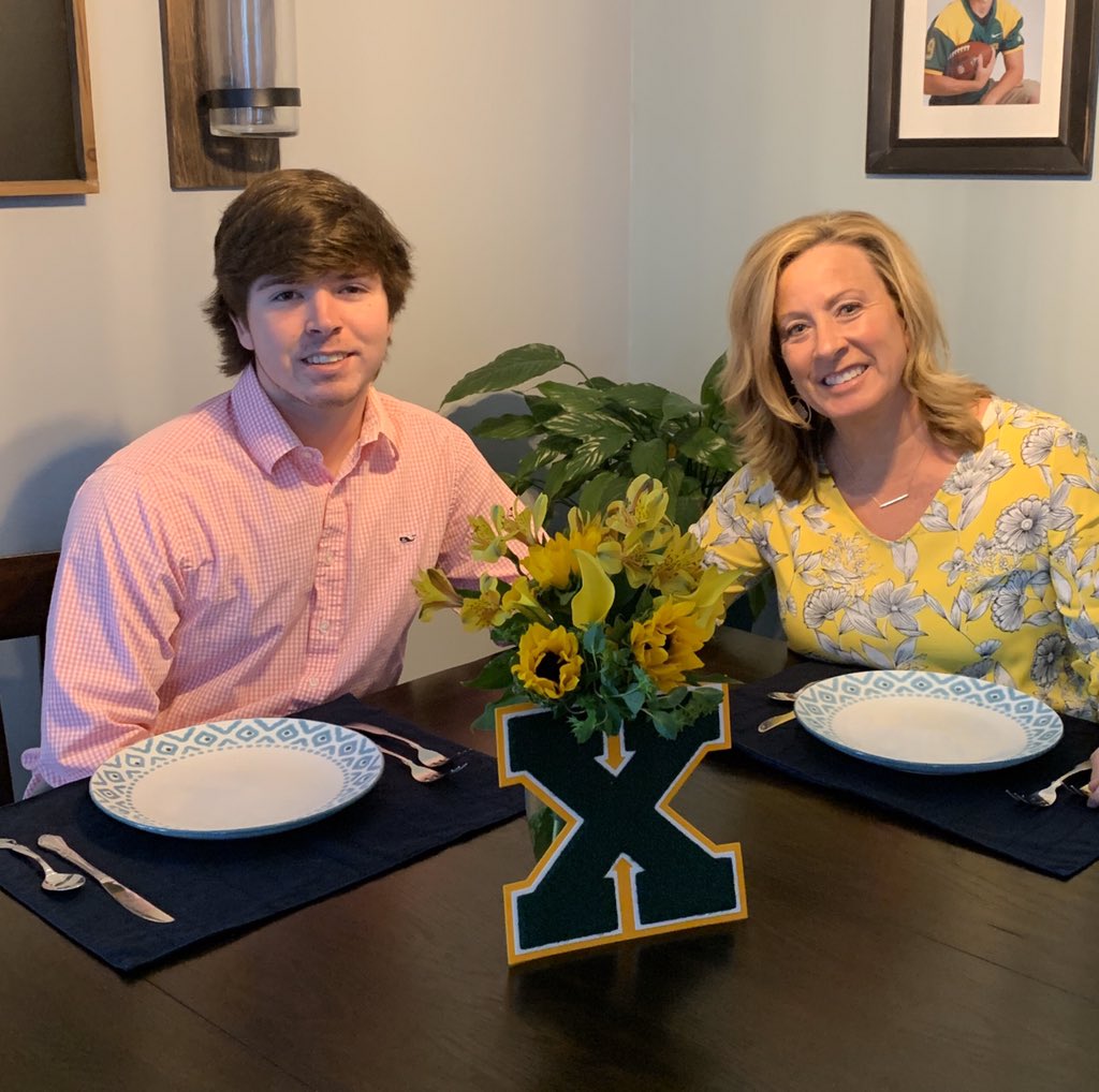 FRHSPrincipal23's tweet photo. I see you Mrs. Williams, creating your own mother and son dinner! I hope others will share their photos. #StXSuperStar #WeStX https://t.co/HQgdGWAR28