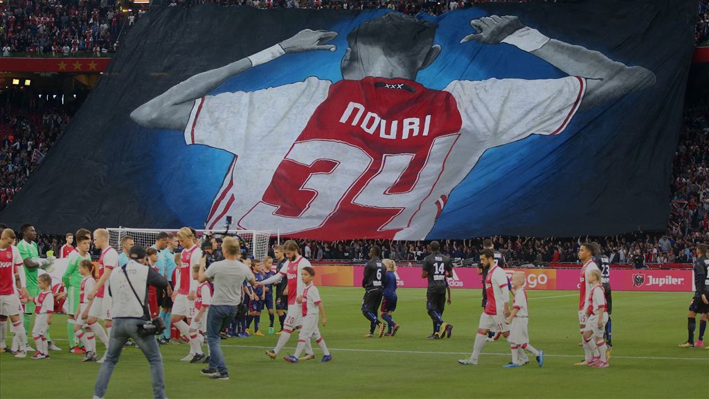 Pemain Ajax, Abdelhak Nouri dikabarkan telah sadar dari koma yang dialaminya selama 2 tahun 9 bulan.
Good news ♥️