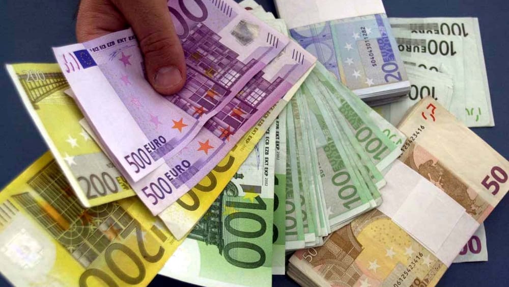 Pozzuoli21's tweet image. #coronavirus #pozzuoli #indigenti #disoccupati #comune 
#soldi Coronavirus: il Comune stanzia 200mila euro in buoni spesa per aiutare disoccupati e indigenti bit.ly/2QPY0M1