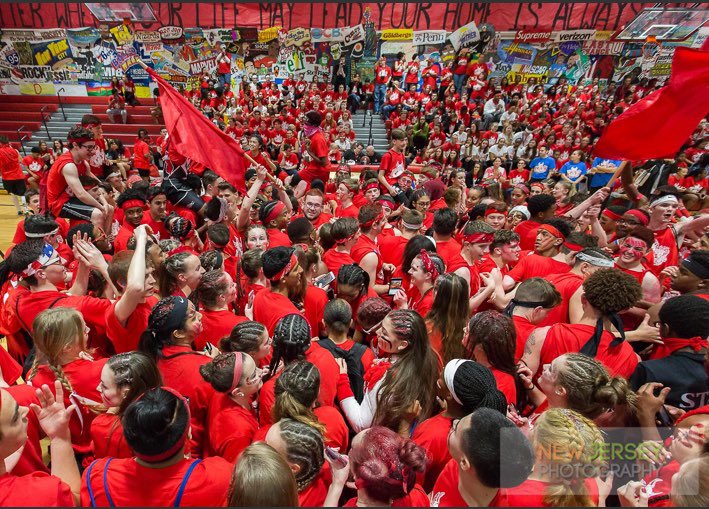 rvrhsrawn's tweet photo. @PrincipalRVRHS @RVMrsSeal @RVDirectorCI @RVRHSSuper It’s always been about more than just a night!! Don’t let the spirit go away!! 🔴⚪️ https://t.co/GAAxdBz0e9