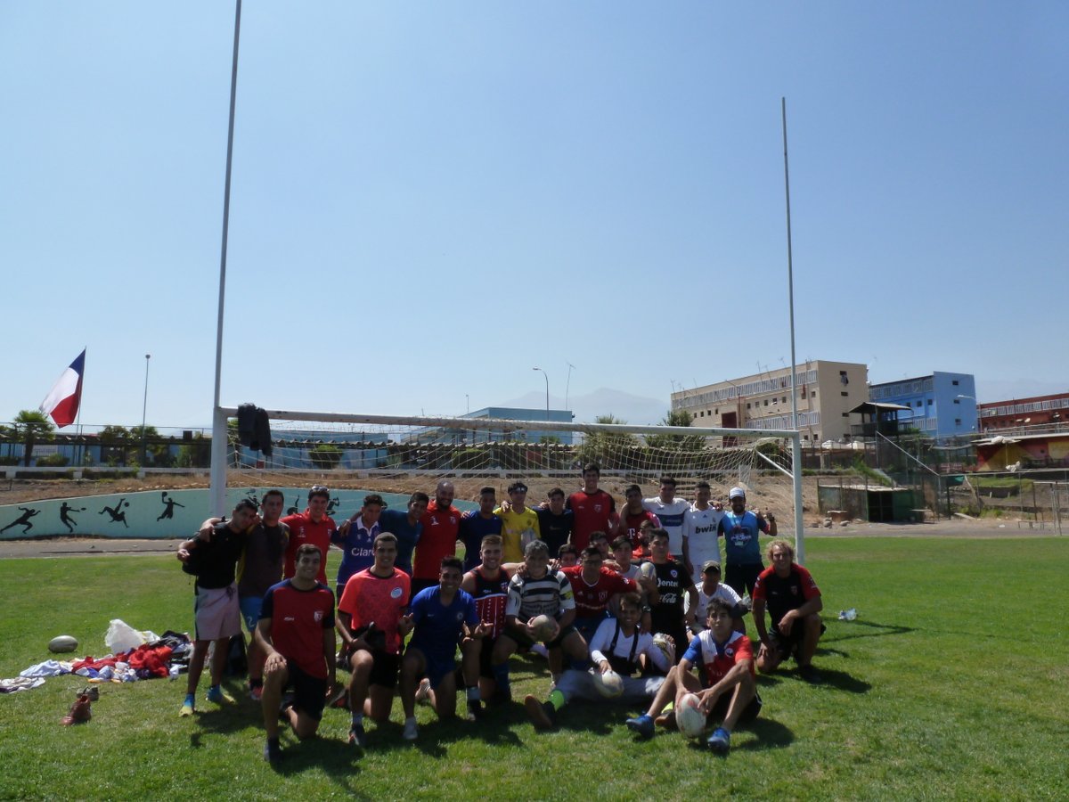SelknamRugby's tweet photo. ⚫️🔴El día previo al partido ante Ceibos, jugadores visitaron el Centro de Cumplimiento Penitenciario en Colina donde impartieron clínica a los miembros del programa de #rugby de @Gendarmeria_CL ⚫️🔴
Agradecemos la invitación y felicitamos a todos quienes hacen esto realidad. 👏🏼 https://t.co/fTnyYT03Tl