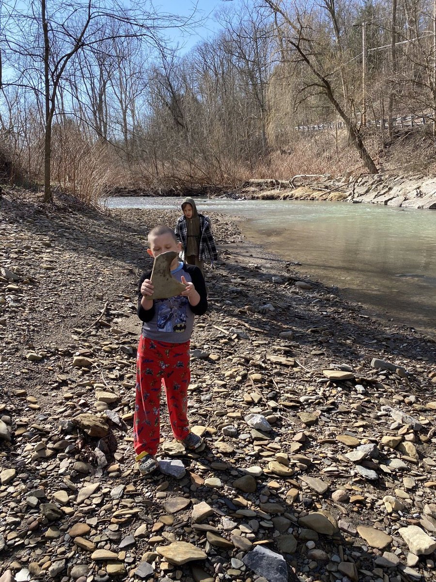 tbrin0579's tweet photo. Rocks being found for future painting on rainy days, mud being played in, math problems being done and letter matching happening!! Great Job today friends 😍💜 #bcslearns #hcsd #proudtobeabulldog @BVSelementary https://t.co/pAZeEFlhNt
