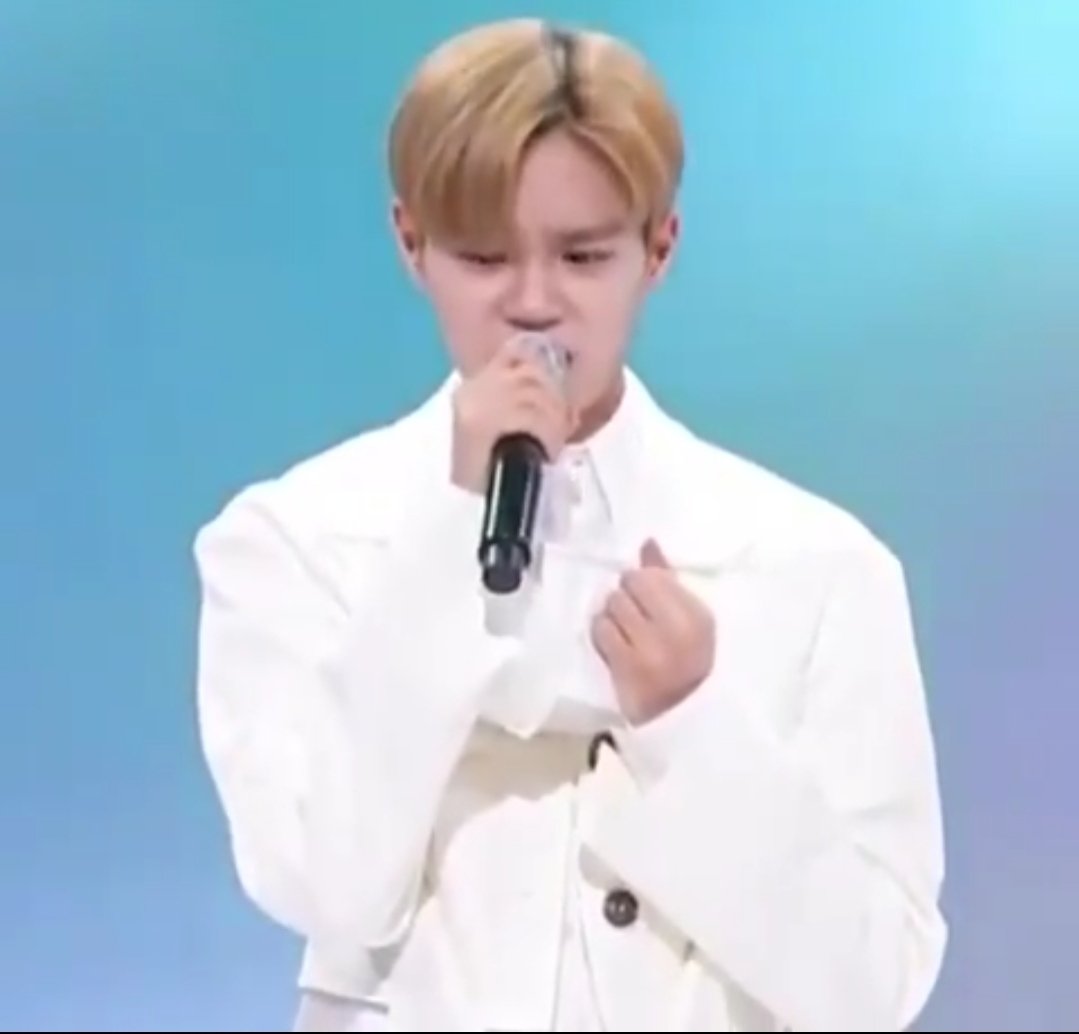 LQ_HWI's tweet photo. 내 토마토 누가머거쪙 ㅠ^ㅠ https://t.co/9rZAuMbNnE
