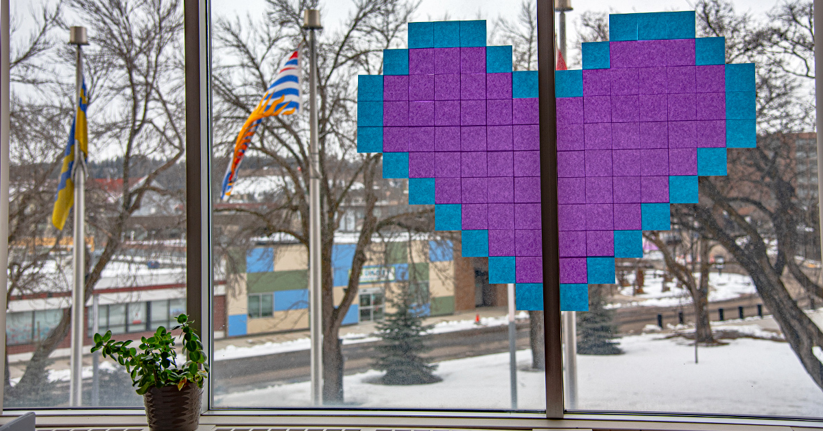 CityofPG's tweet photo. Staff on the second floor of City Hall recently posted hearts in the windows facing downtown Prince George.
Share your “hearts” in the reply below!
Take care out there.
Stay healthy. Be safe. Be kind.
#heartsofpg #AWorldofHearts2020 #downtownpg #cityofpg https://t.co/xSjMbnRFMe
