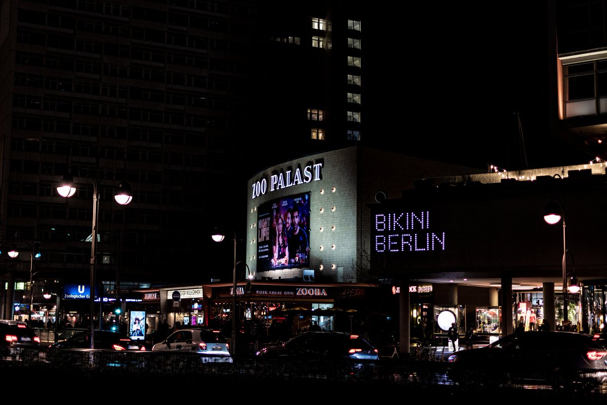 CryxDx2's tweet photo. For those who just can't visit Berlin because of the situation...
I replace my midnight pictures of Life is Strange for a few pictures of Berlin. 
#berlin #germany #visitberlin #photography #art #lights #pictureoftheday #buildings #StayAtHome #wirbleibenzuhause #lightsofberlin https://t.co/4Nl5aYDIHG