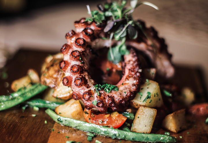 visitmiami's tweet image. Miami is a melting pot of cultures, and restaurants like @7spicesmiami are a huge part of that. Explore its Turkish, Lebanese, Greek, and Italian offerings &amp;amp; get 25% off takeout orders. #OrderOutHelpOut and keep the #Miami flavor alive: bit.ly/2UFAvX2 #MiamiEats