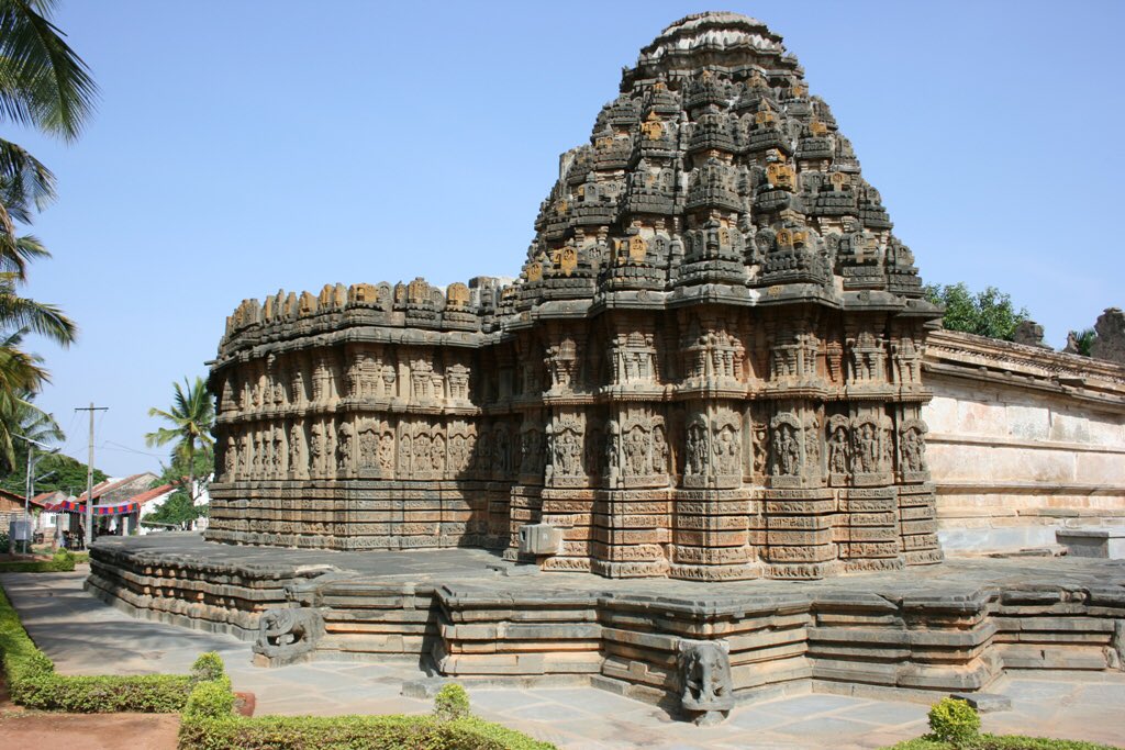 Day 2: Chennakeshvara Temple (not the famous one)Where: small town of Aralugappe, KADynasty: Hoyasla, King Vira SomeshvaraDate: 1250 CE, 16 point stellate design, friezes depict scenes from Ramayana & Bhagavtham.....