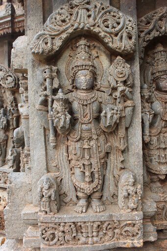 Day 2: Chennakeshvara Temple (not the famous one)Where: small town of Aralugappe, KADynasty: Hoyasla, King Vira SomeshvaraDate: 1250 CE, 16 point stellate design, friezes depict scenes from Ramayana & Bhagavtham.....