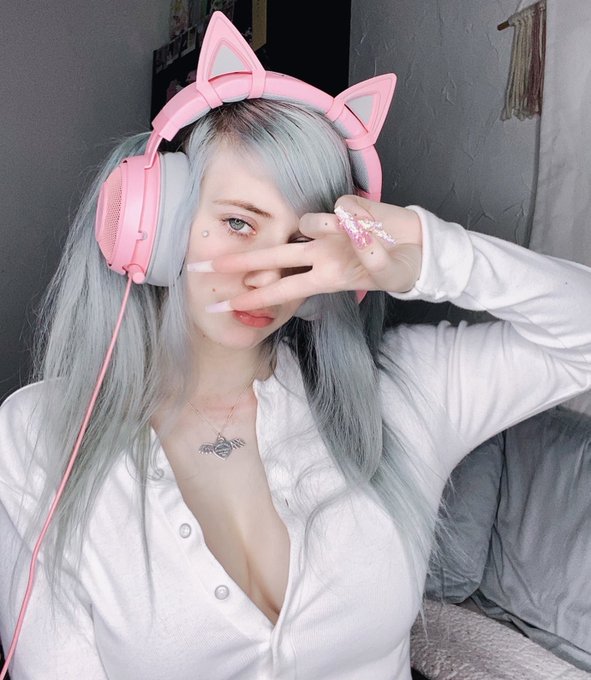 animal crossing and chill? 🥺👉🏻👈🏻 https://t.co/pTMMHmWT90
