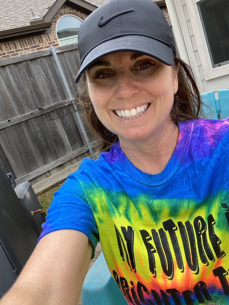 FreemanMusic_'s tweet photo. Happy Thursday!
#SocialDistanceSpiritWeek #SocialDistanceTwinDay #GISDTechnologyThursday #VirtualSelfie #GISDAlwaysConnected @christi_shannon @Freeman_Hawks https://t.co/tiv1t0Hv9u